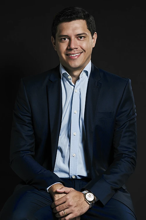 Retrato profissional do Dr. Nathan de Campos, cirurgião vascular